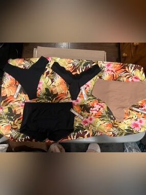 NWT Skims underwear bundle 4 pairs. 3 Thongs, 1 Boyshort